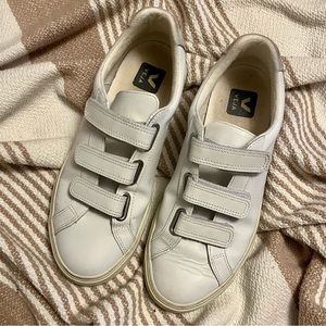 VEJA Velcro Straps Sneaker Size 7